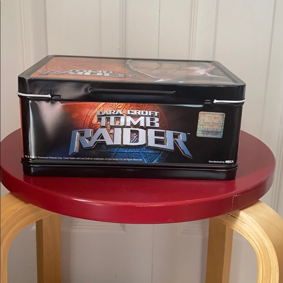 Limited Edition metal Tomb Raider movie lunchbox - Picture 8 of 11